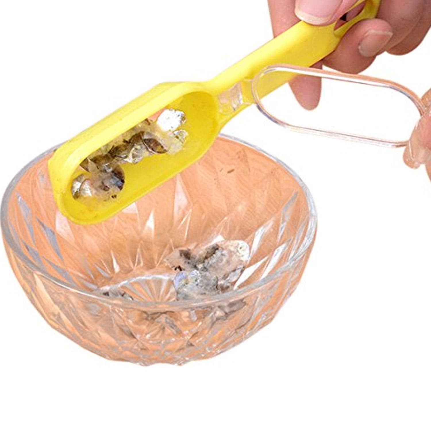 Effortless Fish Cleaning: Scraper, Grater & Brush in One (1 Pc) thumbnail 5