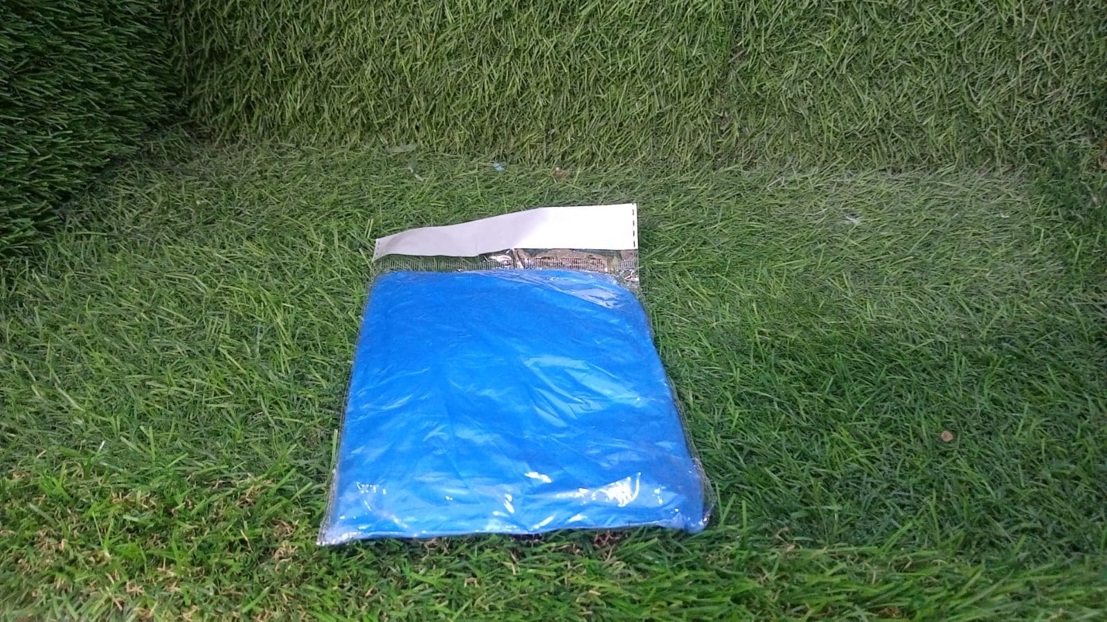 Disposable Easy to Carry Raincoat thumbnail 7