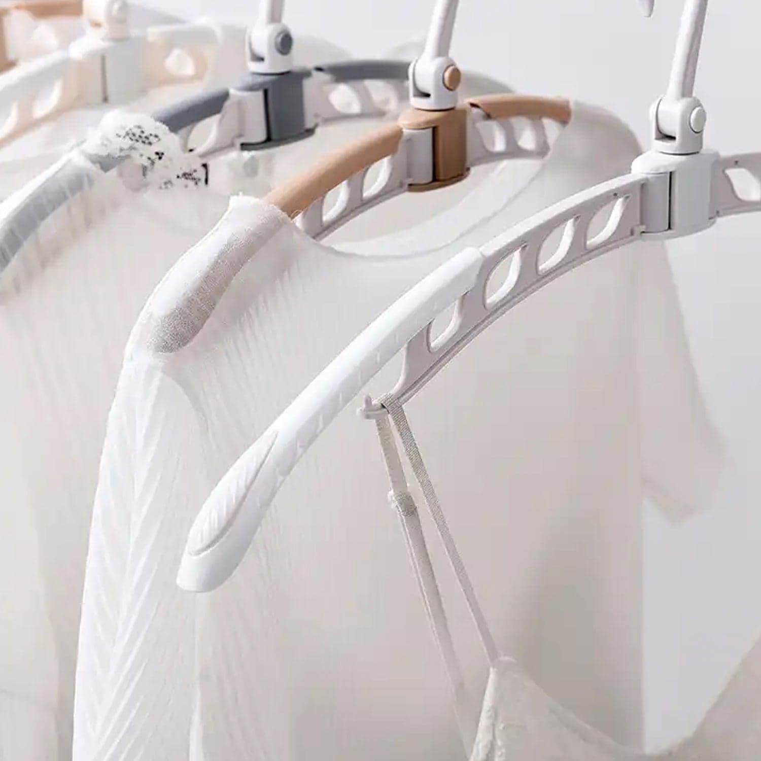 Portable Folding Clothes Hanger (1 Pc): 360° Rotation, Travel, Adjustable thumbnail 5
