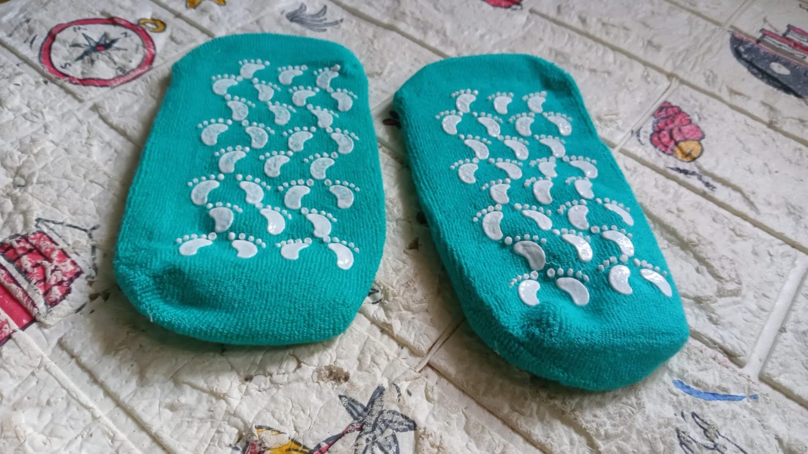 Socks Soft Socks for Repairing and Softening Dry Cracked Feet Skins Comfortable Socks (No Box Packing / Without Gel Socks) thumbnail 9