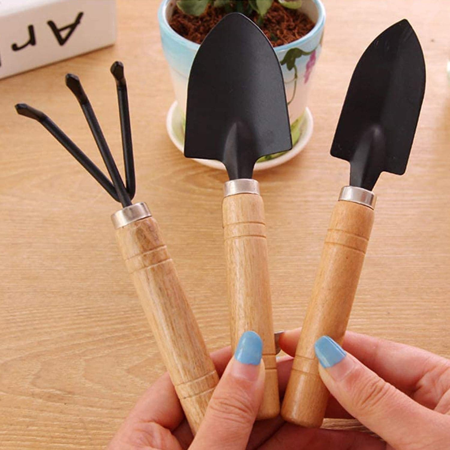 Small sized Hand Cultivator, Small Trowel, Garden Fork (Set of 3) thumbnail 5