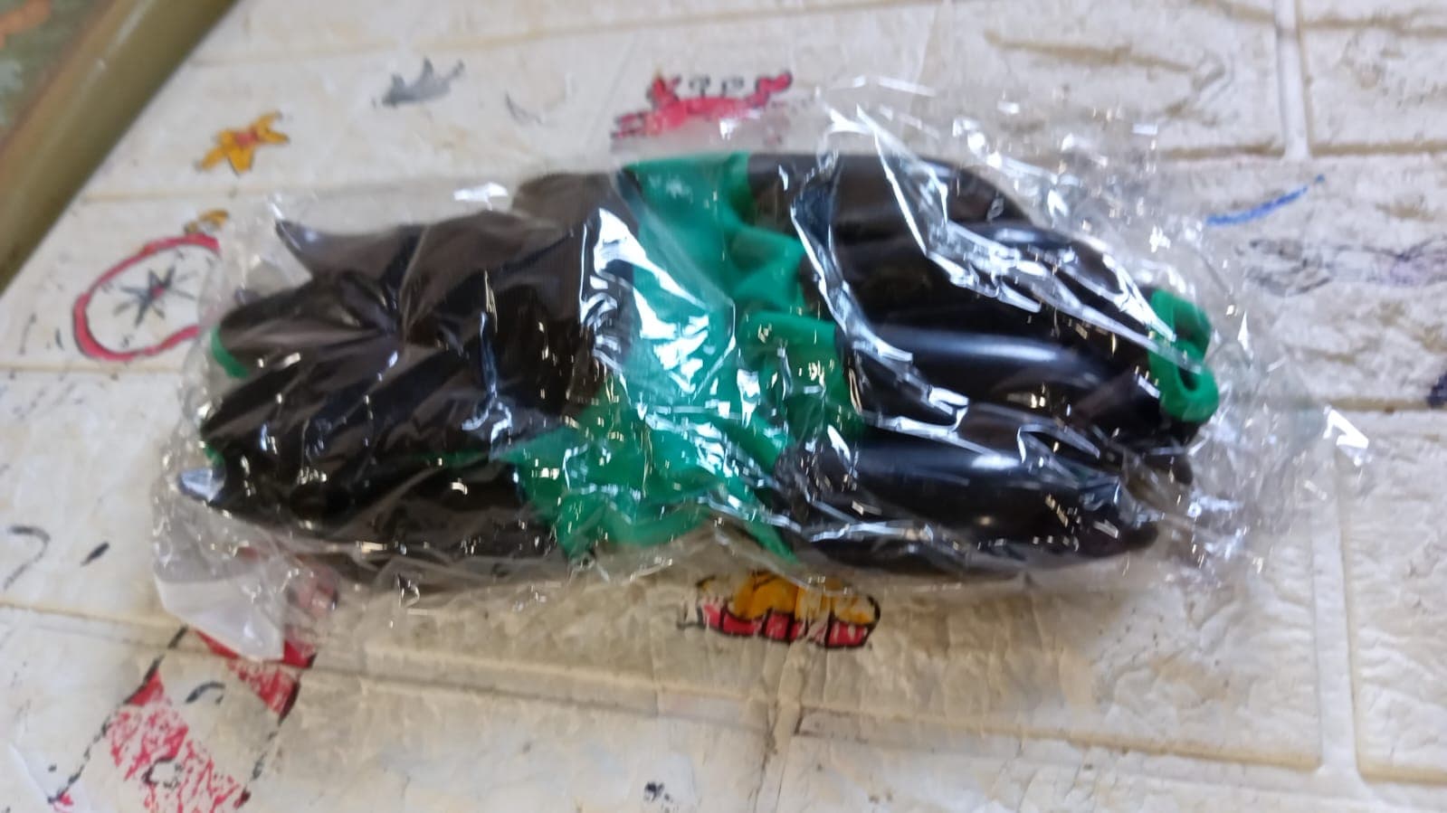 Heavy Duty Garden Gloves with Claws (Washable): 1 Pair (Mix Color) thumbnail 7