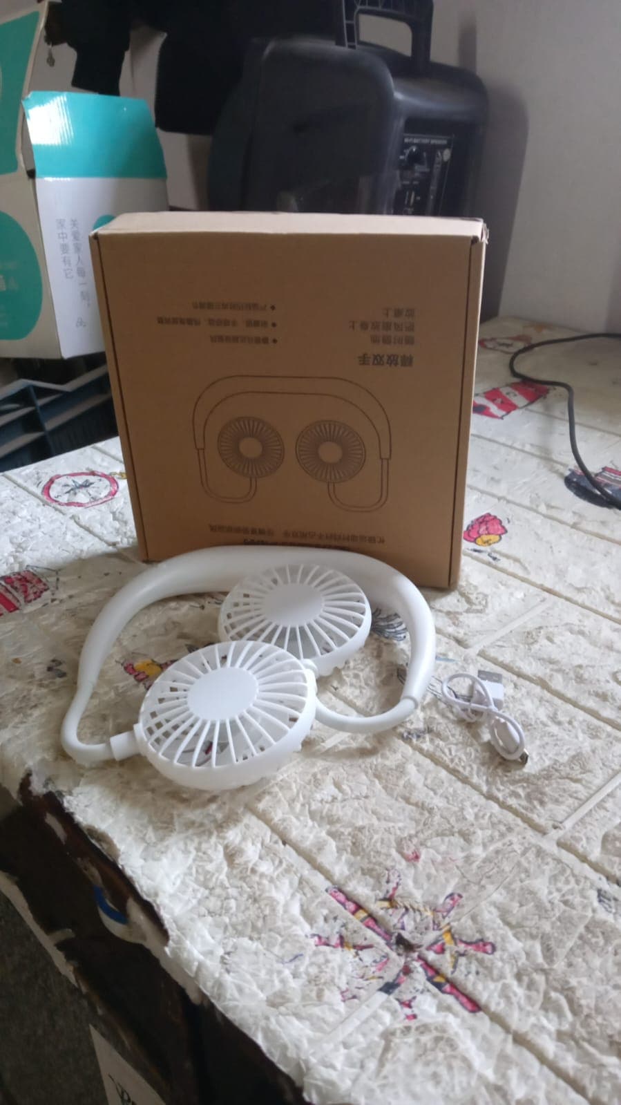 USB Rechargeable Wearable Neckband Fan thumbnail 8