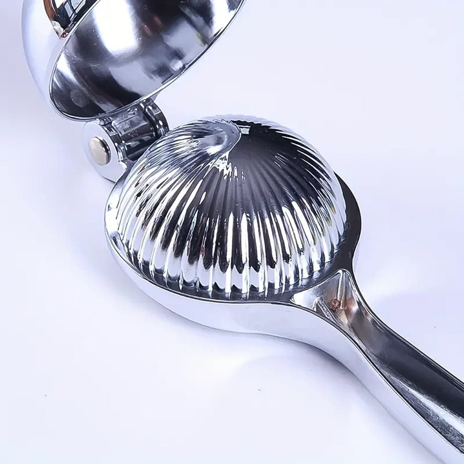 Premium Lemon Squeezer, Large Heavy Duty Handheld Juicer For Lemon, Stainless Steel Hand Press Citrus Juicer (1 Pc) thumbnail 3