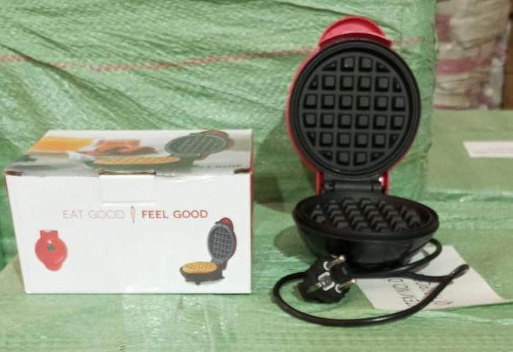 Mini Waffle Maker Machine thumbnail 11