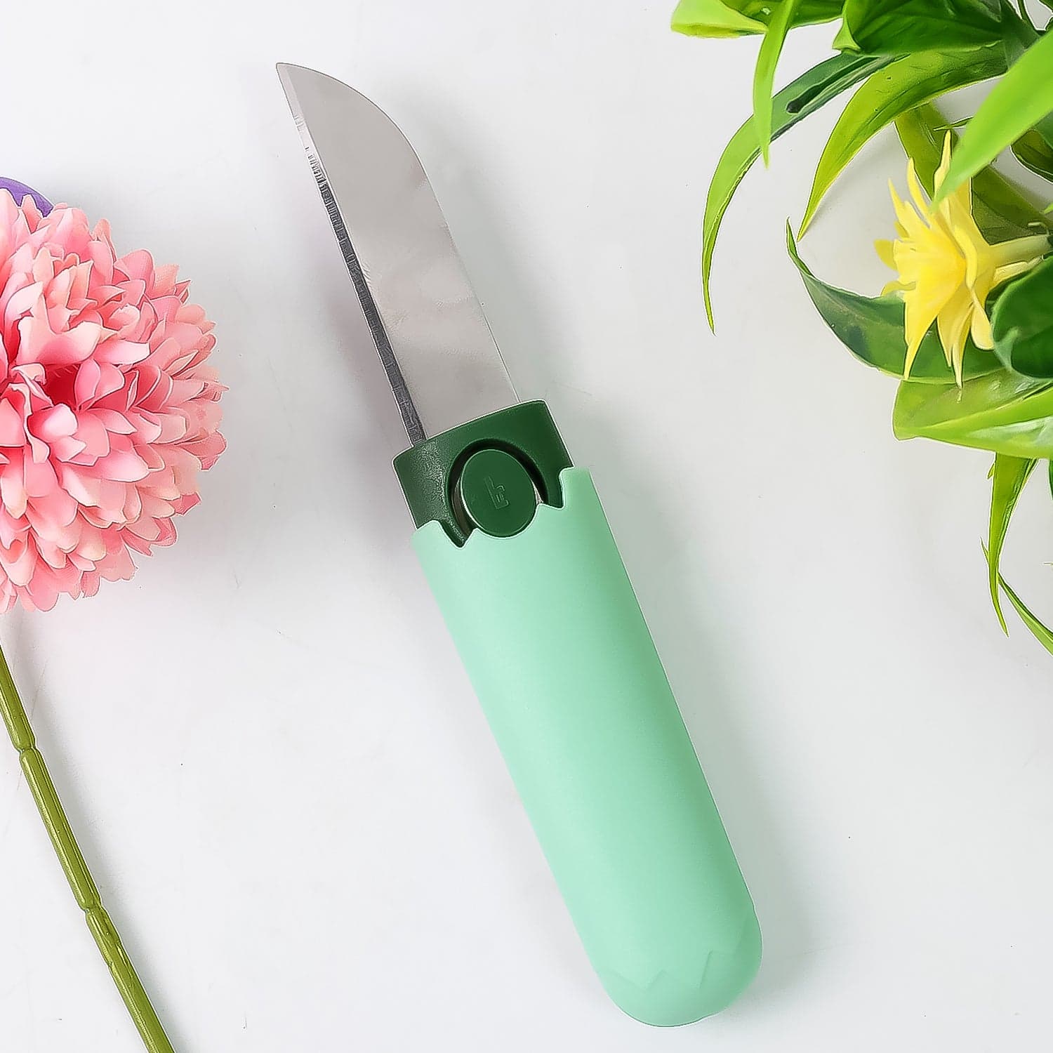 2-in-1 Multifunctional Knife & Sawtooth Peeler for Fruits and Vegetables thumbnail 8