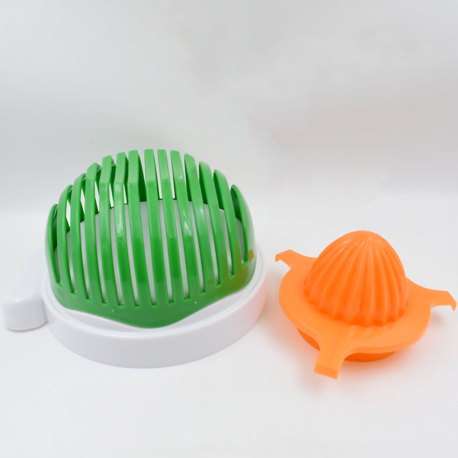 2 In 1 Salad Cutter Bowl with Lemon Squeezer Citrus Juicer (1 Pc) thumbnail 5