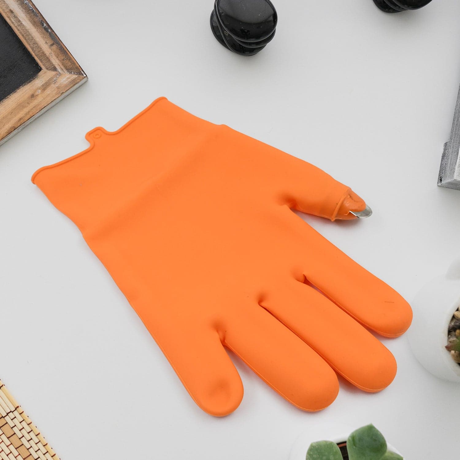 Right-Handed Silicone Thumb Cutter Gloves (1Pc) thumbnail 7