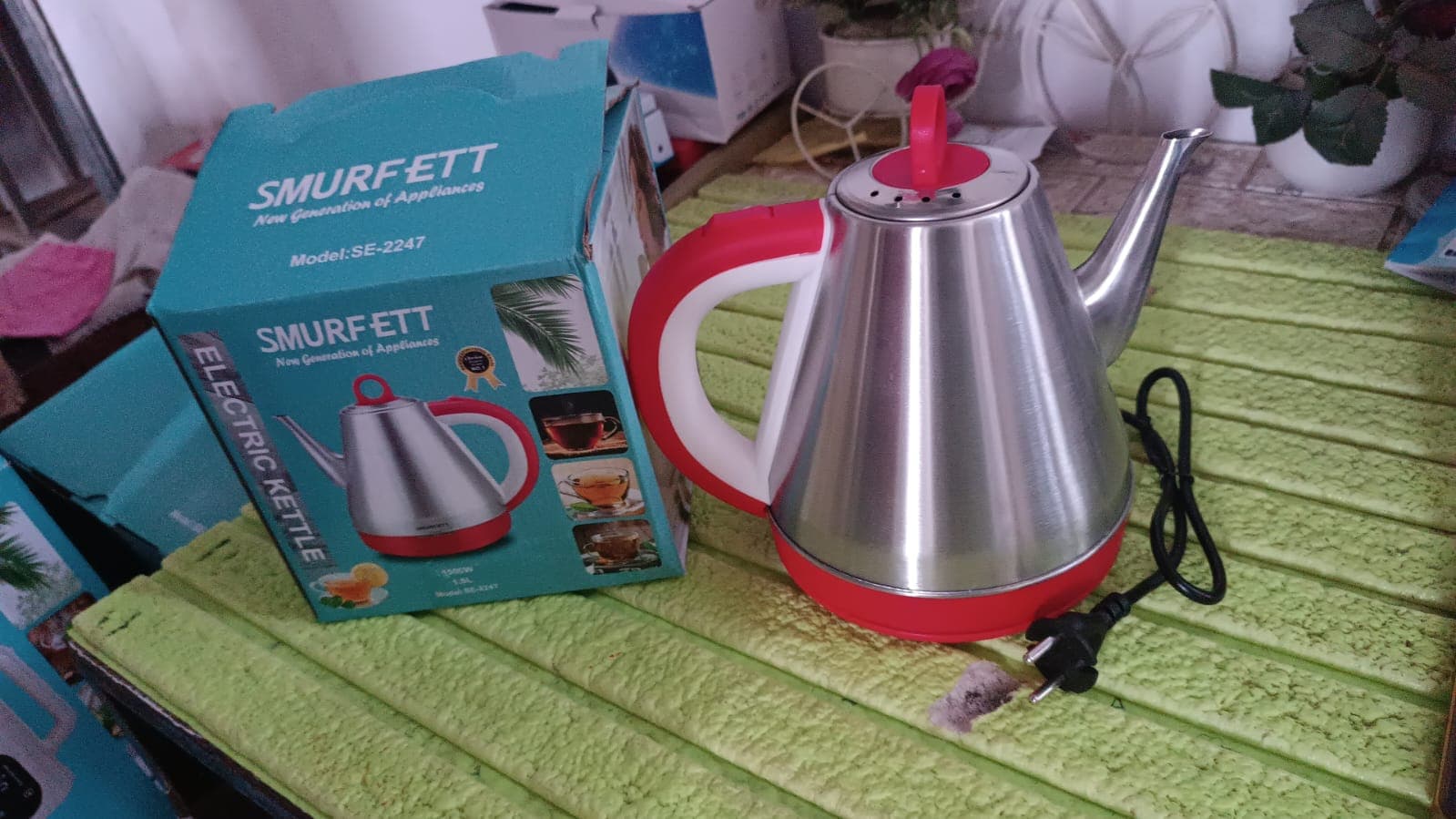 Stainless steel large capacity electric kettle (1500W / 1.5 Ltr.) thumbnail 7