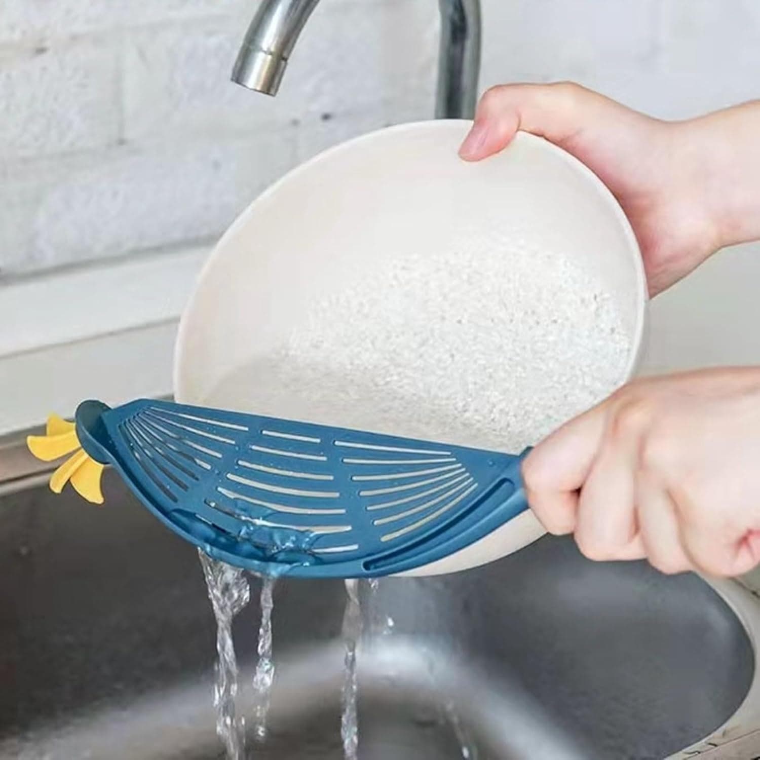 Plastic Multifunctional Kitchen Strainer Baffle Tool Handheld Filter for Rice Beans Peas (1 Pc) thumbnail 6