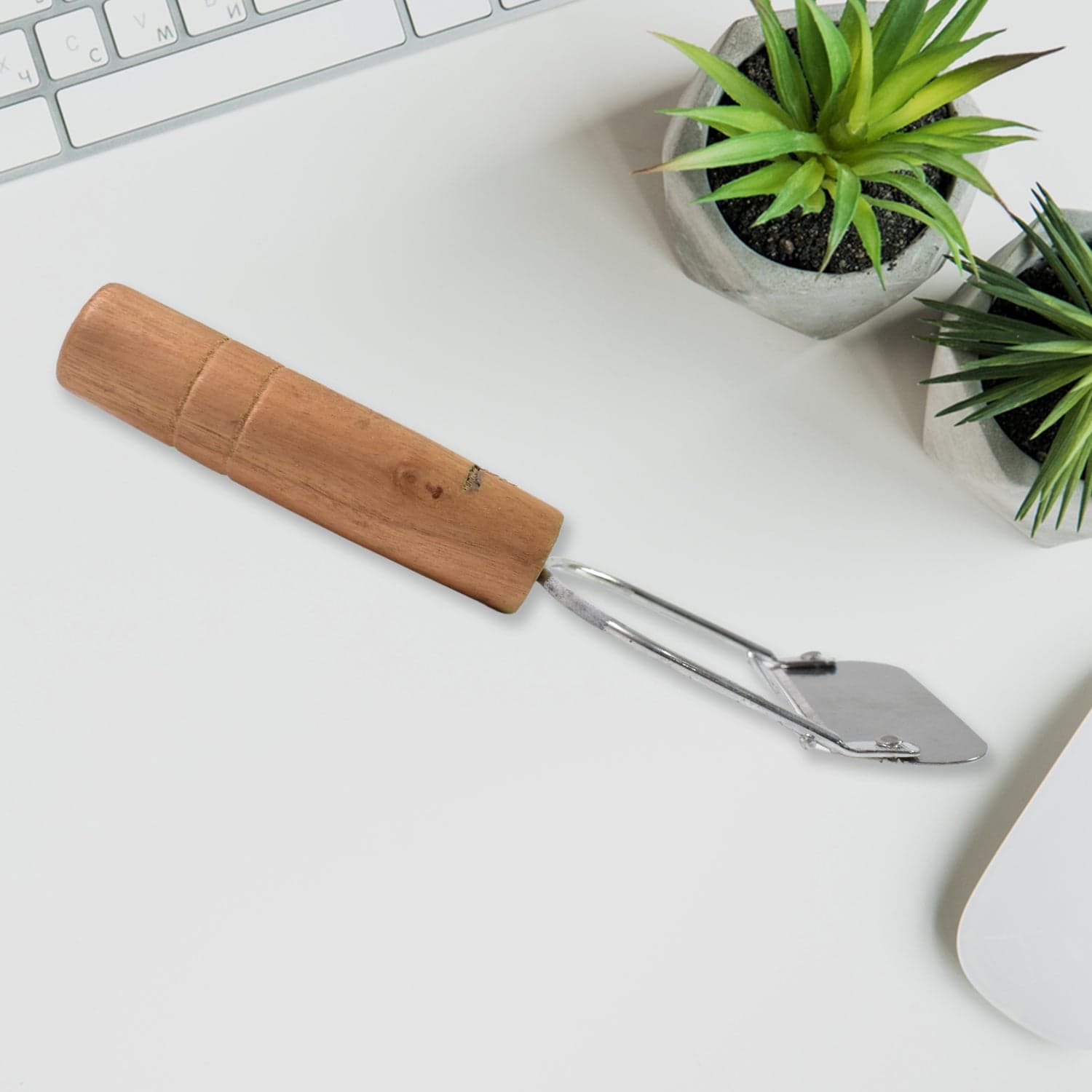 Wooden Handle Metal Vegetable Cutter, Peeler, Slicer (1 Pc / B Grade) thumbnail 4
