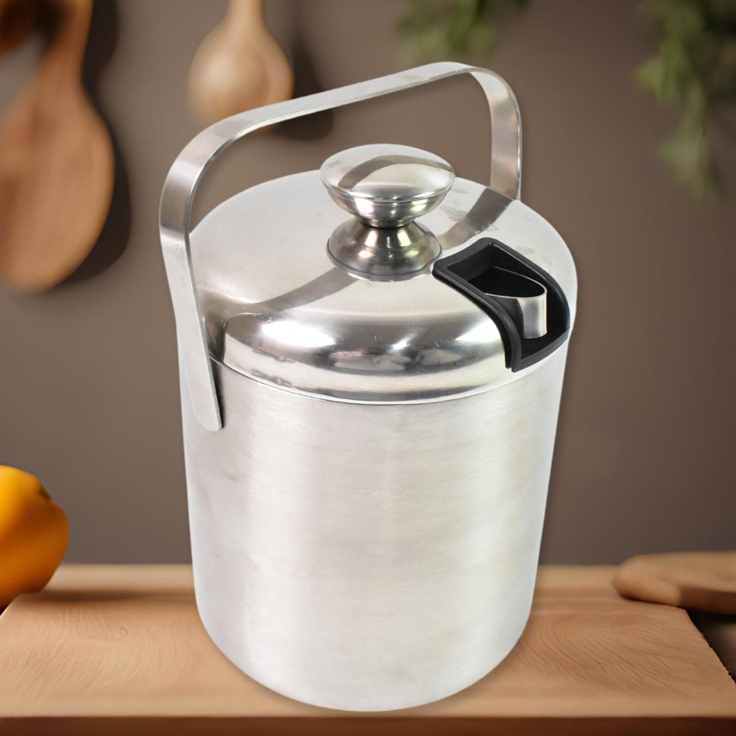 Stainless Steel Ice Buckets with Lid (1.3 Liters Approx) thumbnail 3