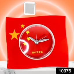 Elegant Desk Clock Watch with Alarm System of Stylish and Functional Timepiece for Your Workspace (1 Pc)