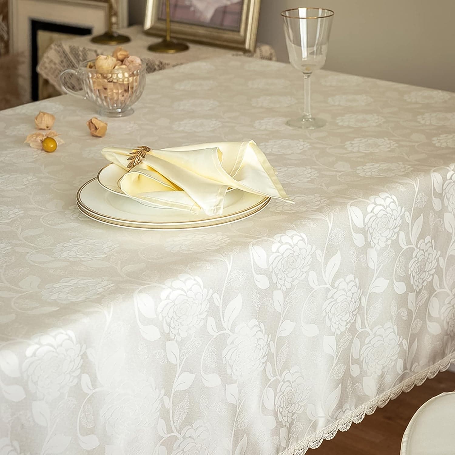 Reusable Table Cloth / Cover for Dining Picnic (140—140 Cm / 1 Pc) thumbnail 4