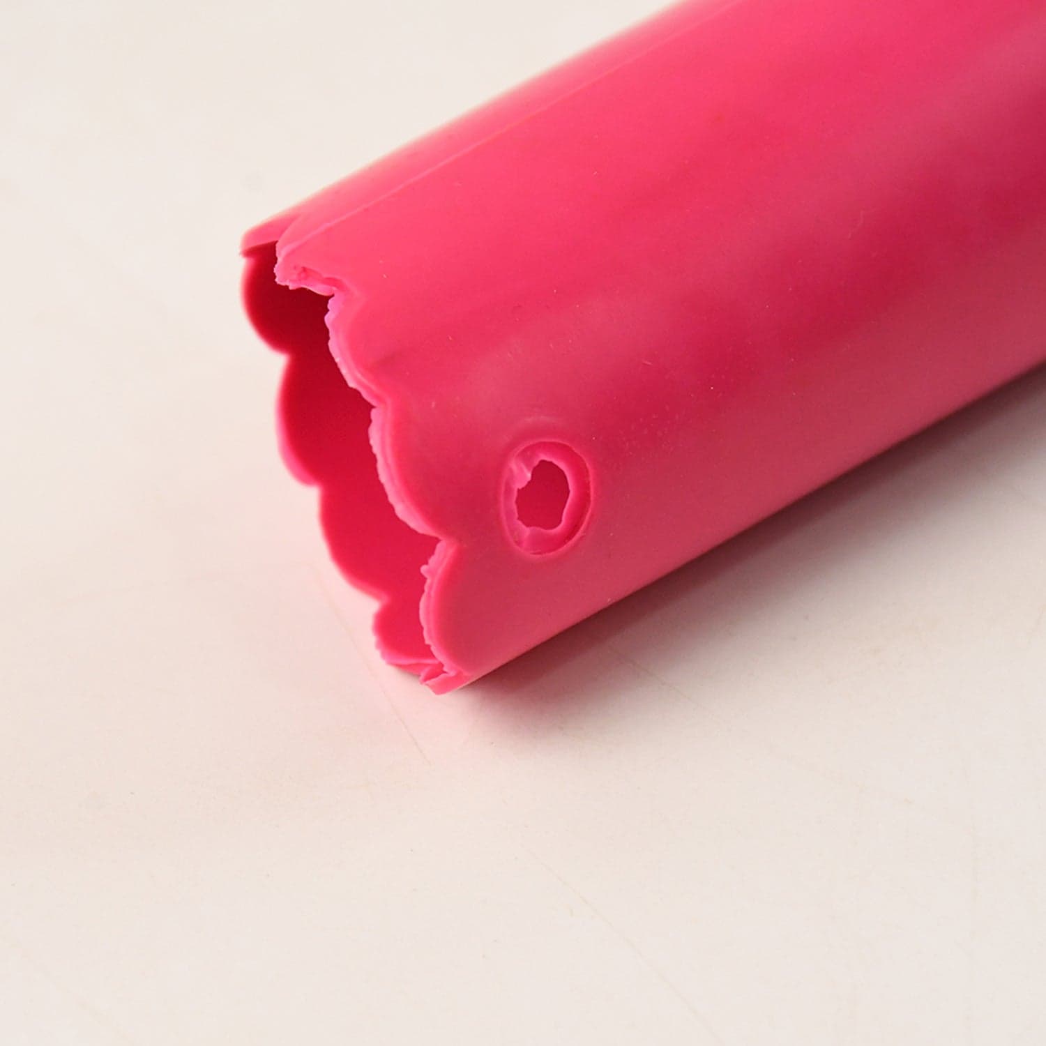 Silicone Garlic Peeler Tube thumbnail 2