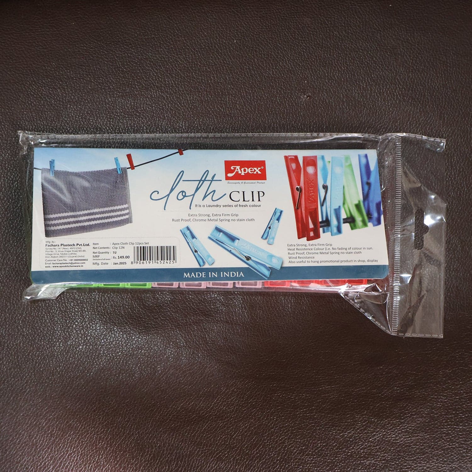 Durable Cloth Clips Set thumbnail 7