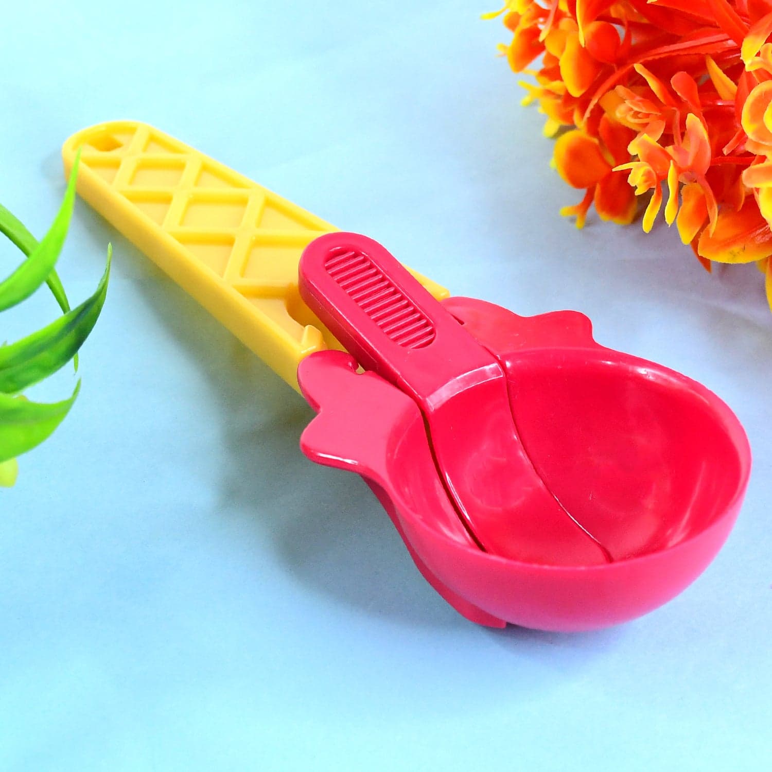 Plastic Ice Cream Spoons 1 thumbnail 4