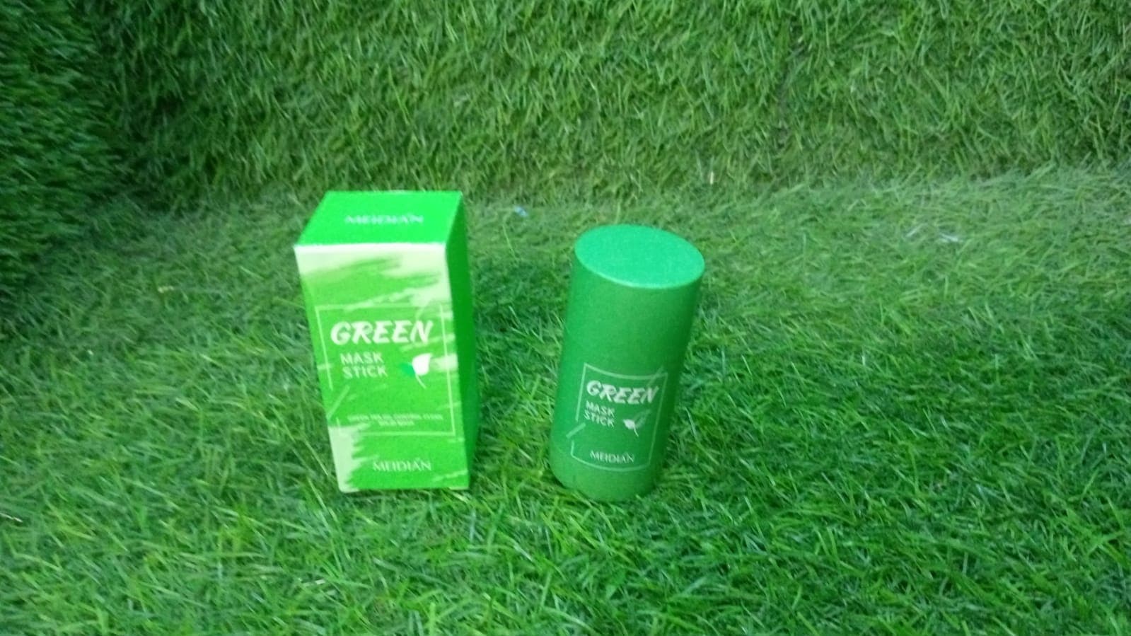 Green Tea Purifying Clay Stick Mask for Acne & Oil Control thumbnail 9