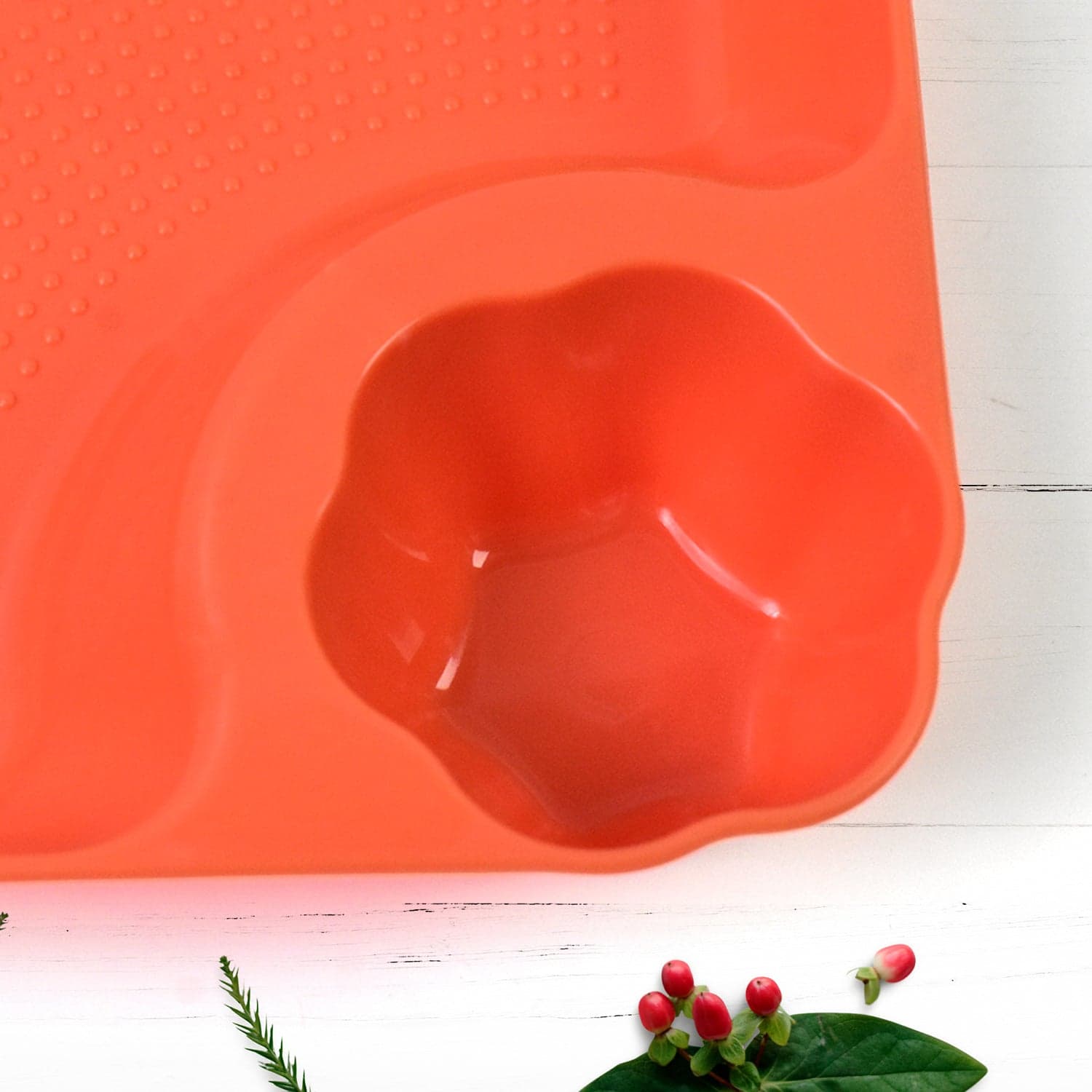 Plastic Plates with Dipping Saucer & Round Dip Part (1 Pc / 18—16 Cm / 1 Pc) thumbnail 4