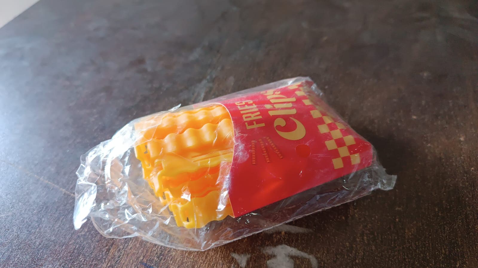 Cute French-Fries-Shaped Bag Clips With in a Magnetic Box (12 Pcs Set) thumbnail 8