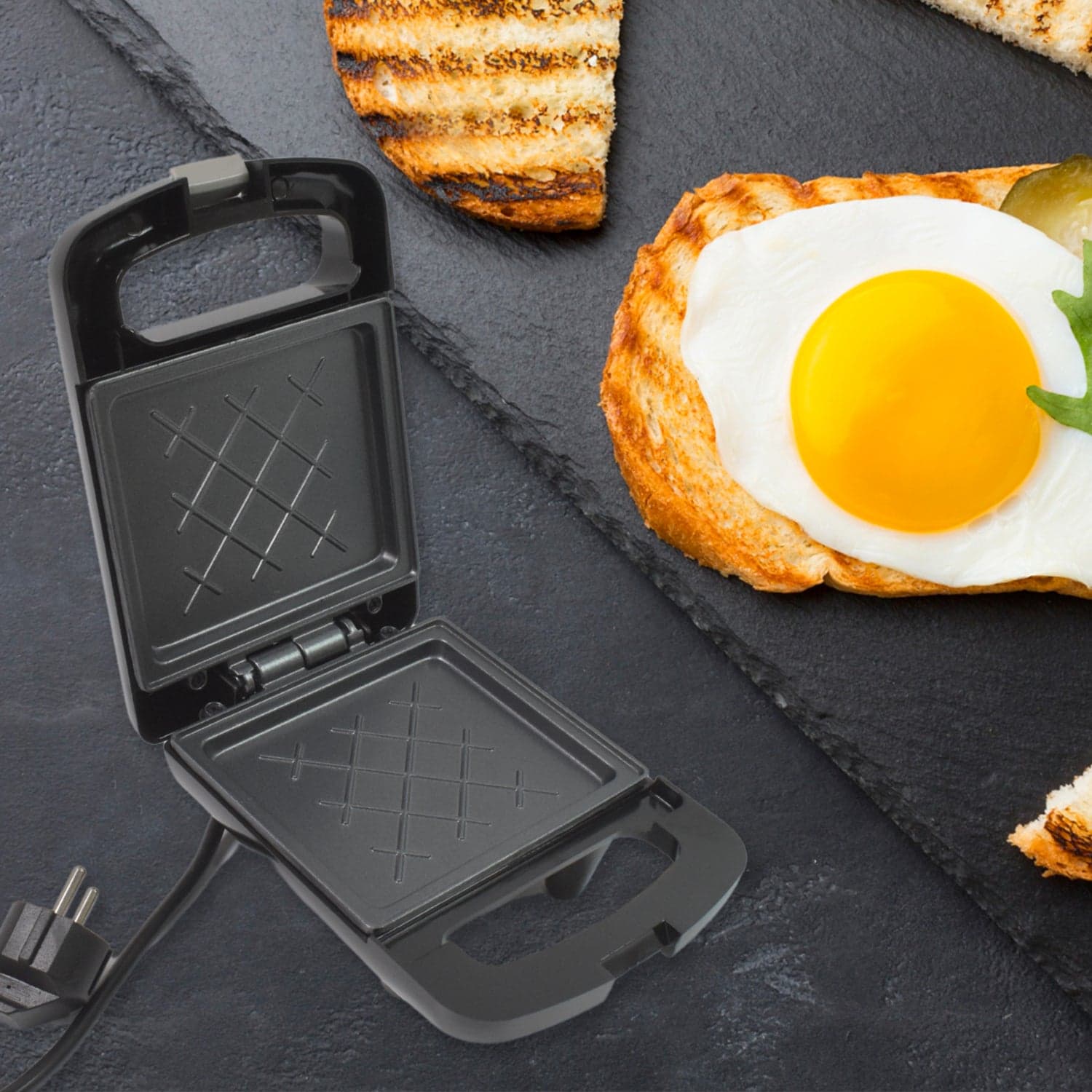 Sandwich Maker Makes Sandwich Non-Stick Plates (1 Pc / 500w) thumbnail 4