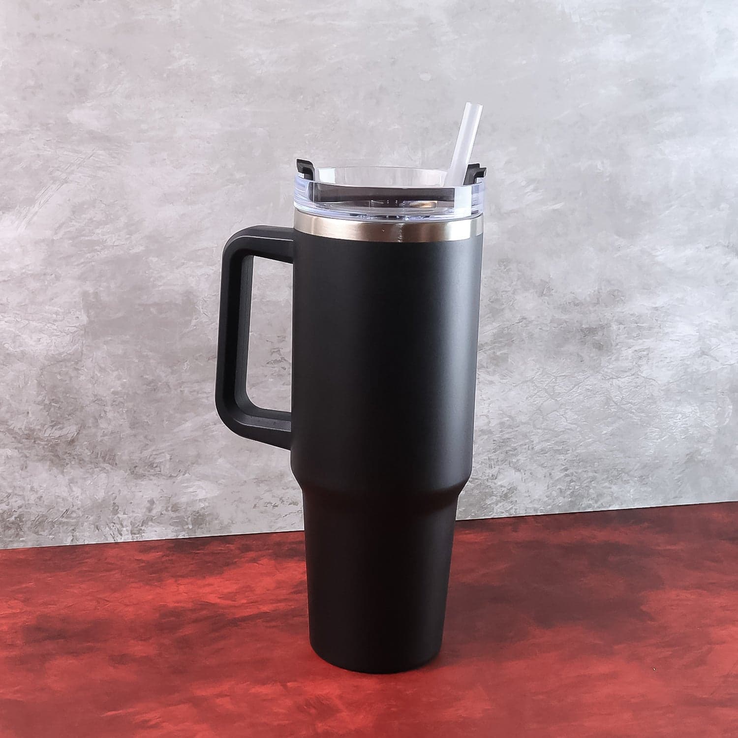 Vacuum Insulated Travel Mug With Straw And Handle thumbnail 2