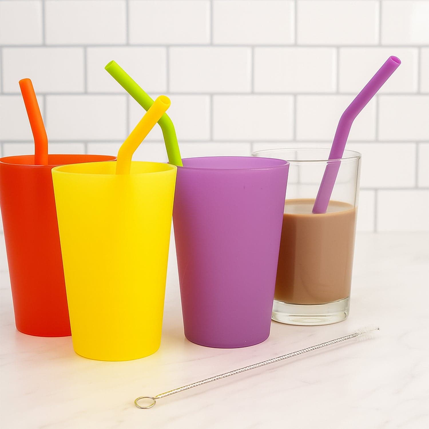 Reusable Silicone Straws Flexible Drinking Straws with Cleaning Brush (7 pc) thumbnail 1