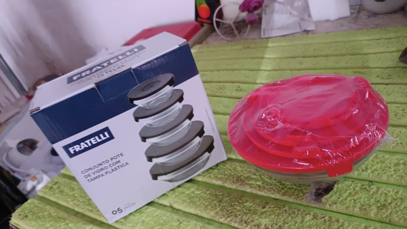 Modern Glass Bowl Set, Mixing / Storage Bowls with Red Lids (5 Pcs Set) thumbnail 7