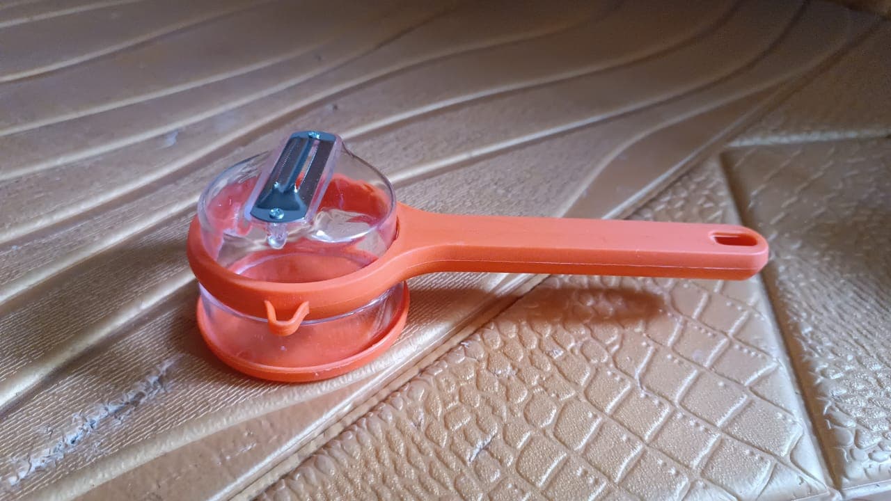 Stainless Steel Peeler With Container (1 Pc) thumbnail 7