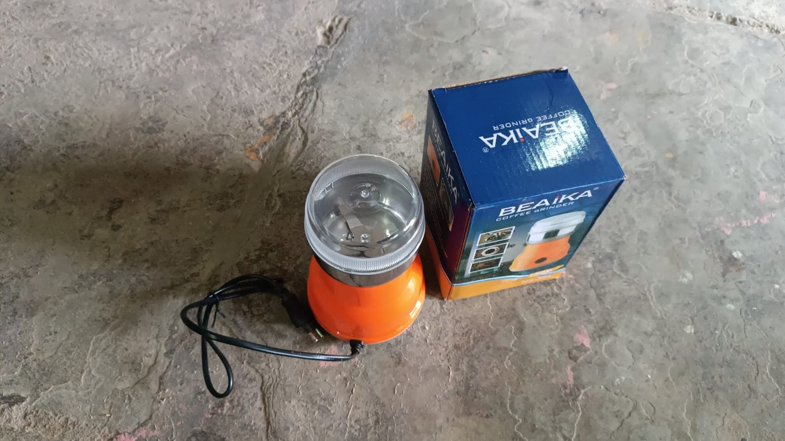 Multi Function Electric Small Food Grinder Grain Grinder (100-200w / 4 Blade / 1 Pc) thumbnail 9