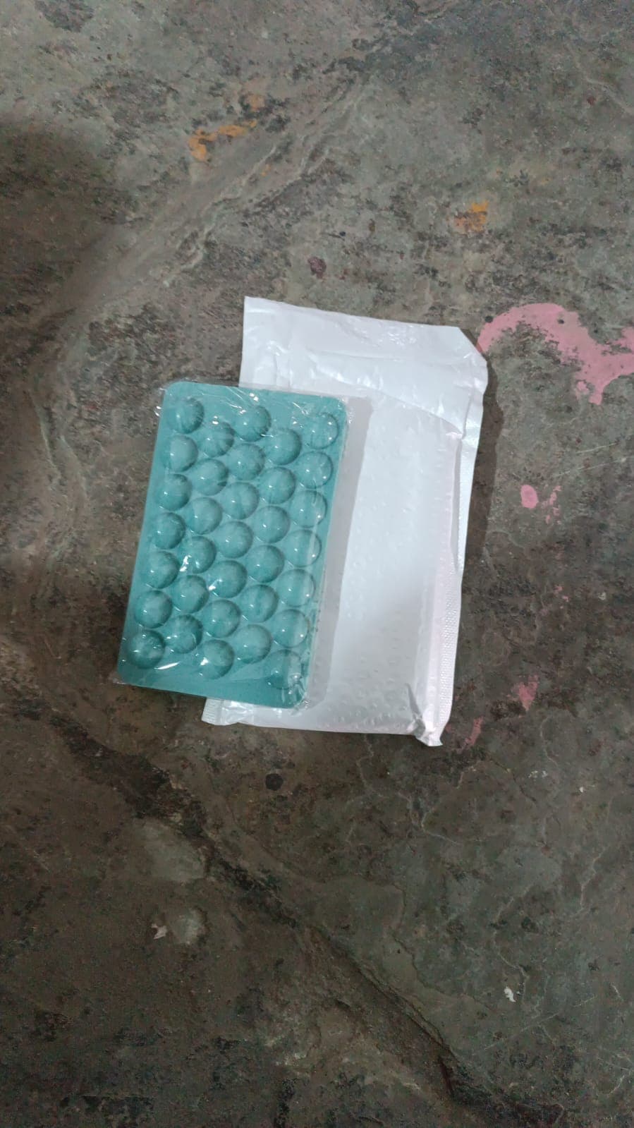 Plastic Round Reusable Ice Cube Ice Ball Mold  thumbnail 7