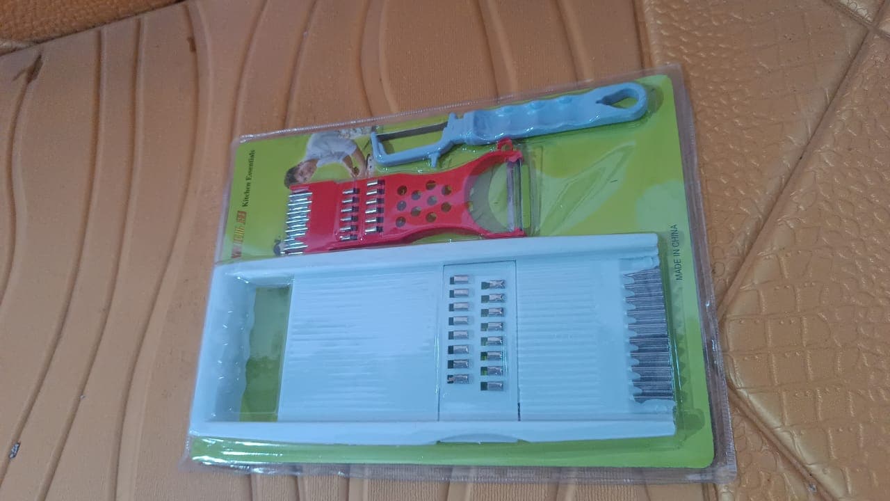 3 in 1 Kitchen Set: Grater Base, Slicing Attachment, and Peeler (3 Pcs Set) thumbnail 7