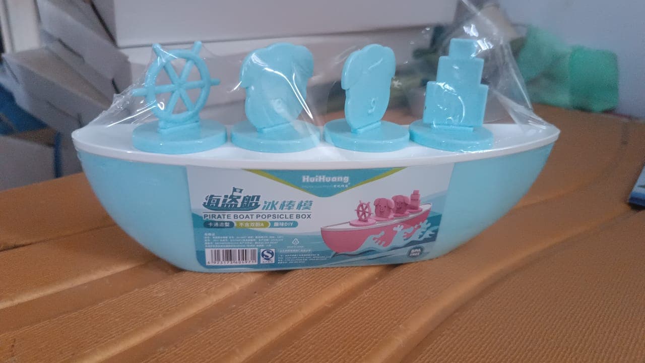 Creative Boat Shaped Ice Cream Mould With Cute Piggy thumbnail 7