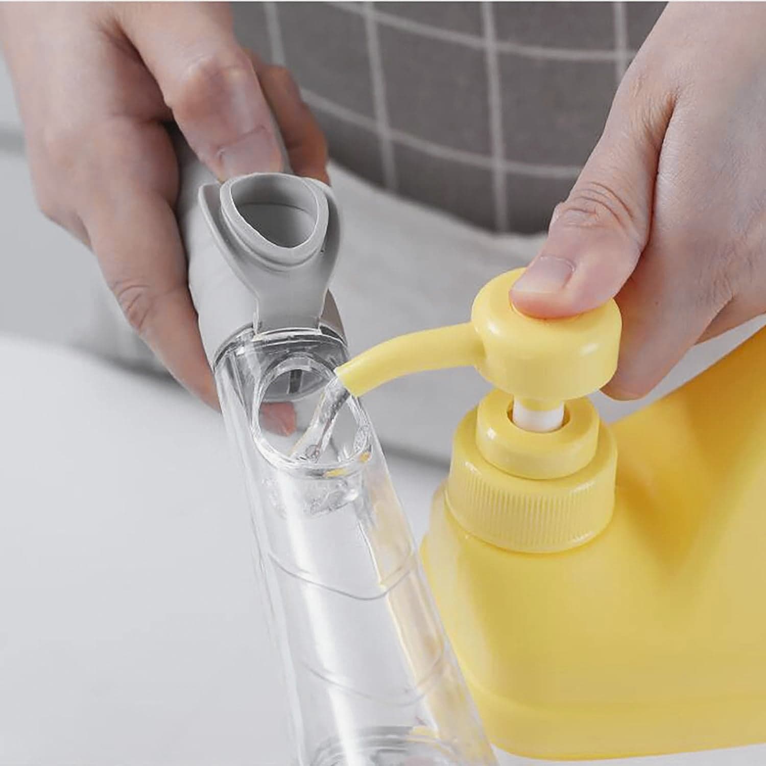 Dish Scrubber With Soap Dispenser thumbnail 5