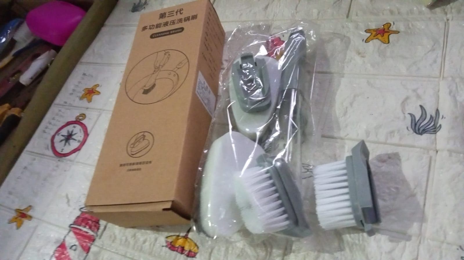 Dish Scrubber With Soap Dispenser thumbnail 8