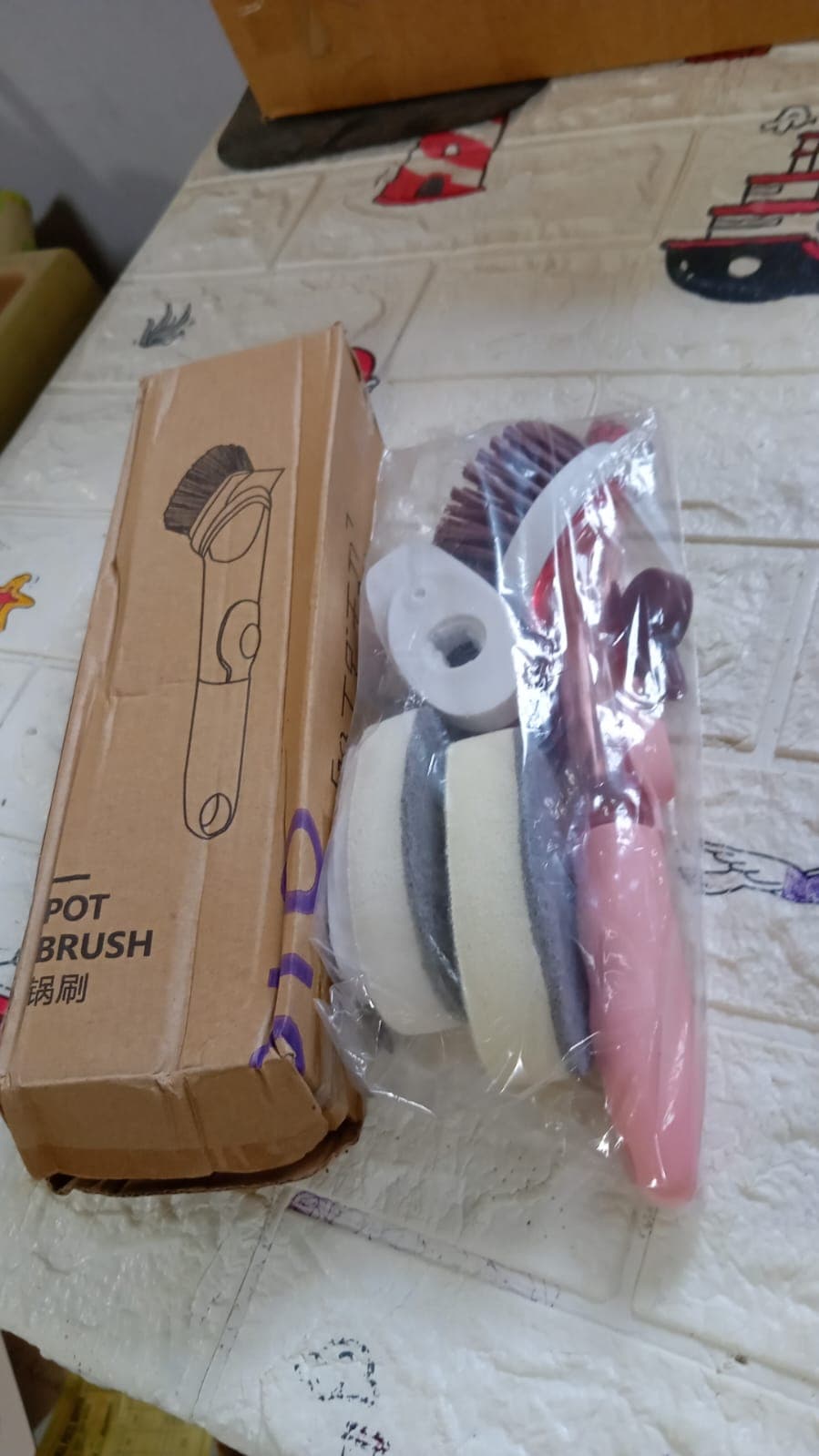 Mix Color Dish Scrubber With Soap Dispenser thumbnail 7