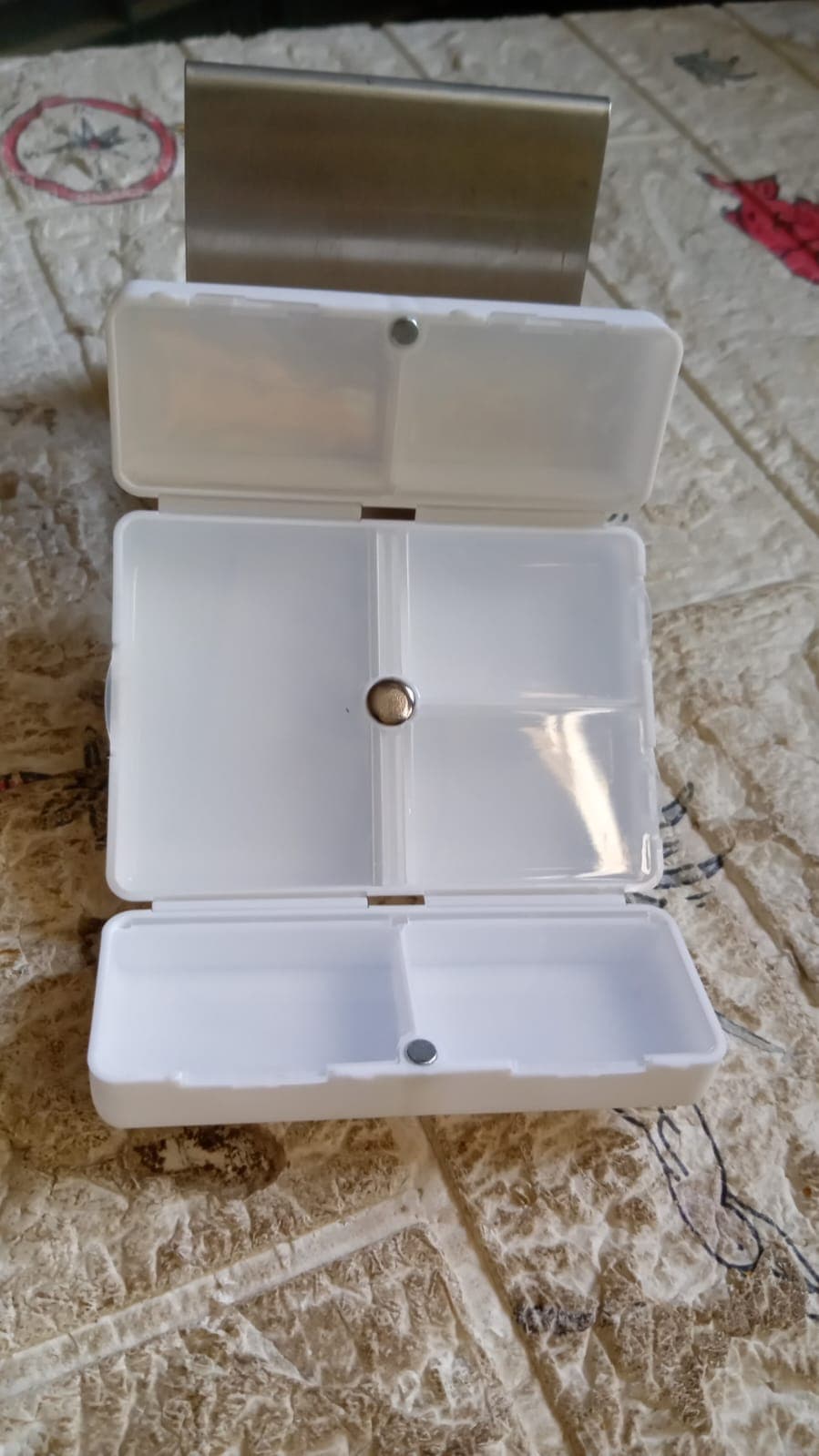 Magnetic Pill Organizer 7 Compartments Portable Pill Case Travel Pill Organizer (1 Pc) thumbnail 9