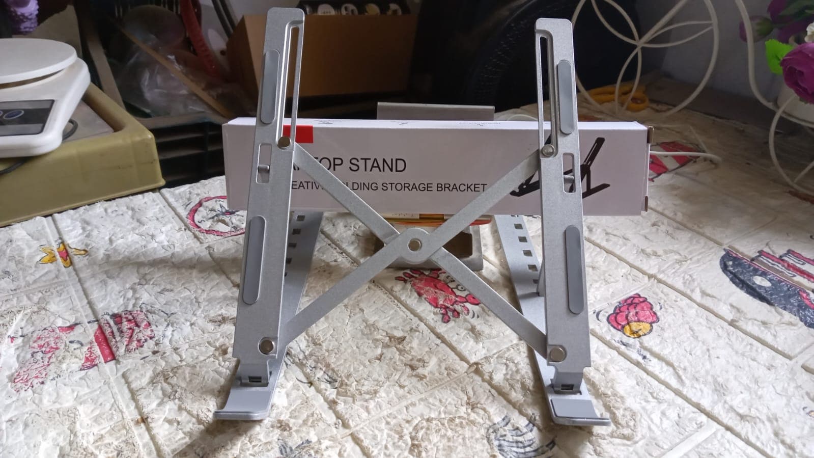 Metal Portable Laptop Stand of 6-Angle Adjustable Riser for Laptops, Phones & Tablets thumbnail 8