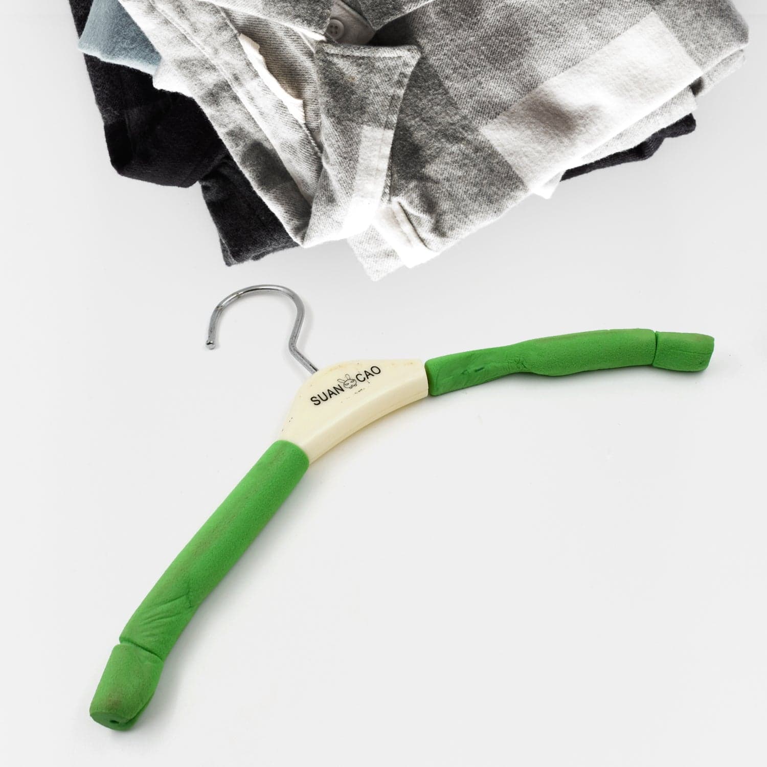 Solid Sponge Hanger Non-Slip Hanger (1 Pc / Mix Color / B Grade) thumbnail 5