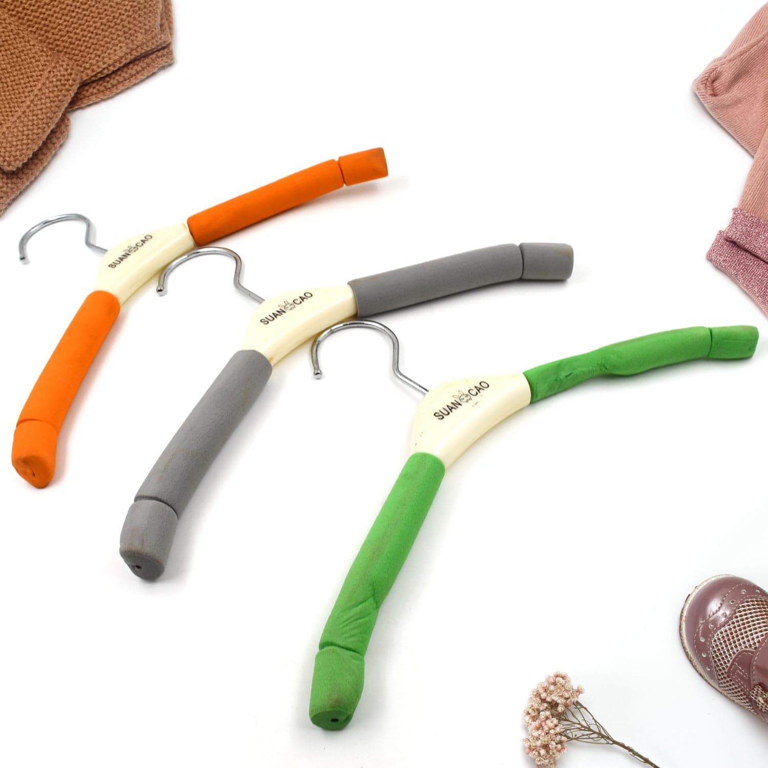 Solid Sponge Hanger Non-Slip Hanger (1 Pc / Mix Color / B Grade) thumbnail 6