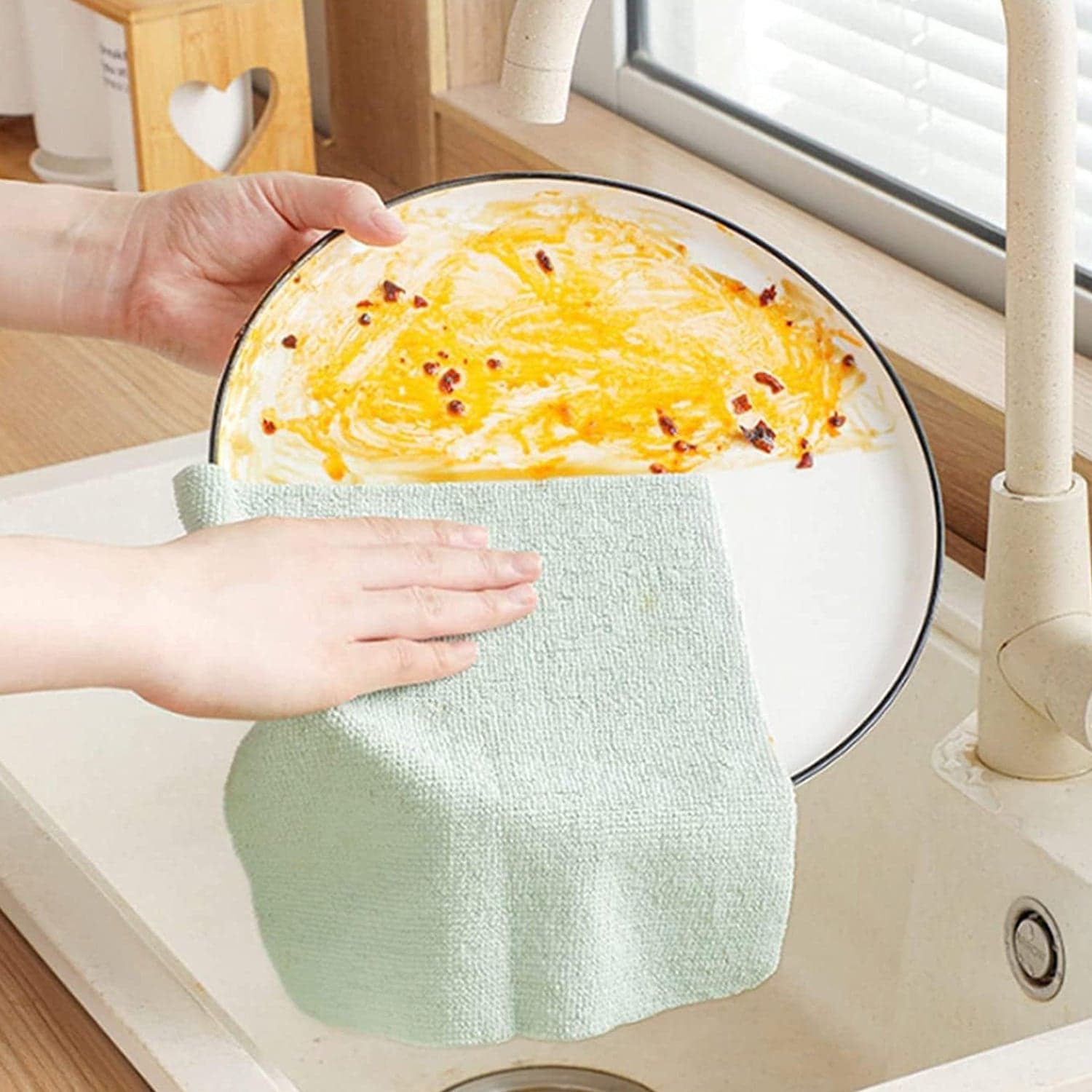 Microfiber Cleaning Cloth with Box (10 Pcs Set) thumbnail 4