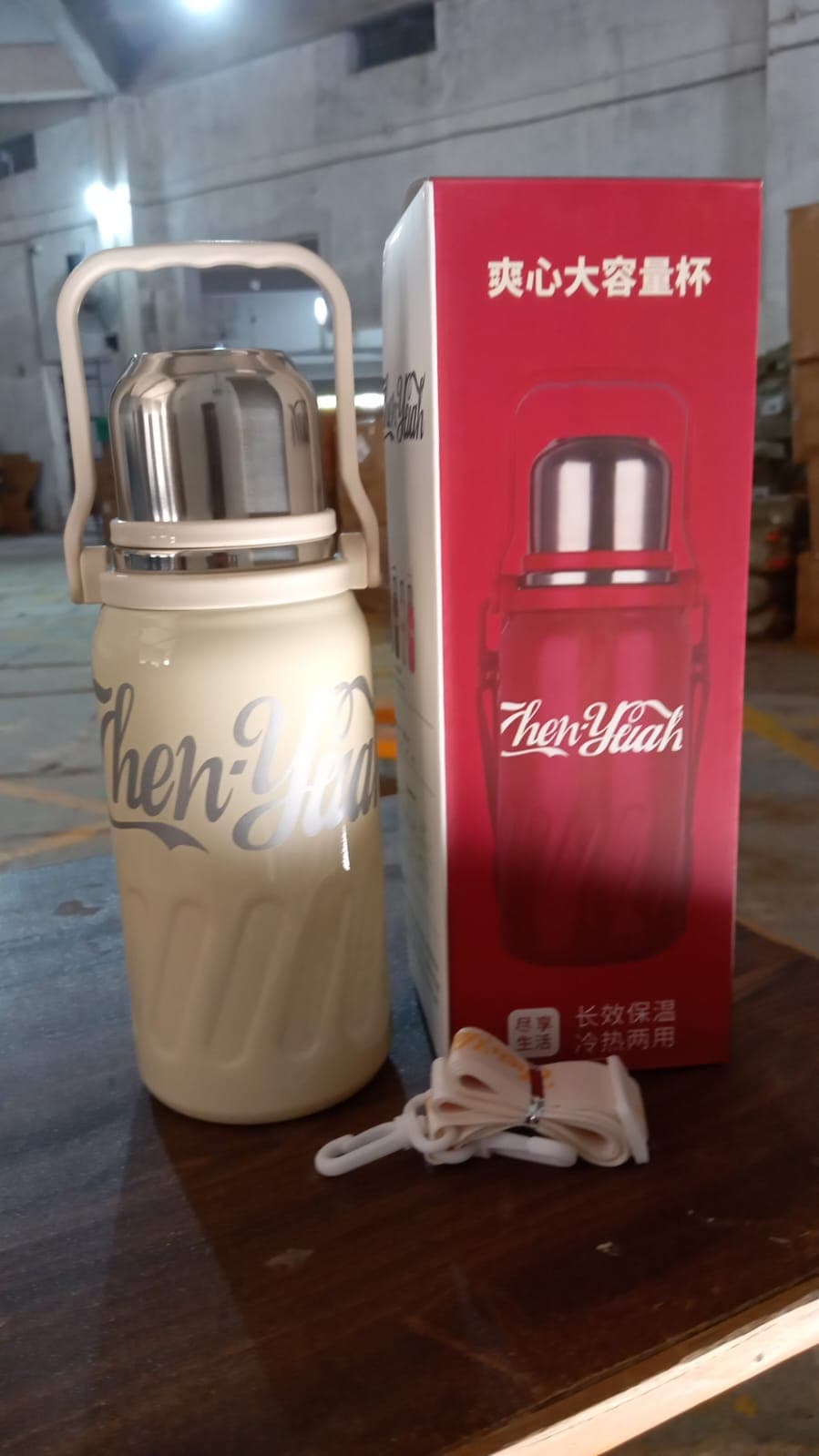 Stainless Steel Vacuum Insulated Water Bottle 1200 Ml thumbnail 12