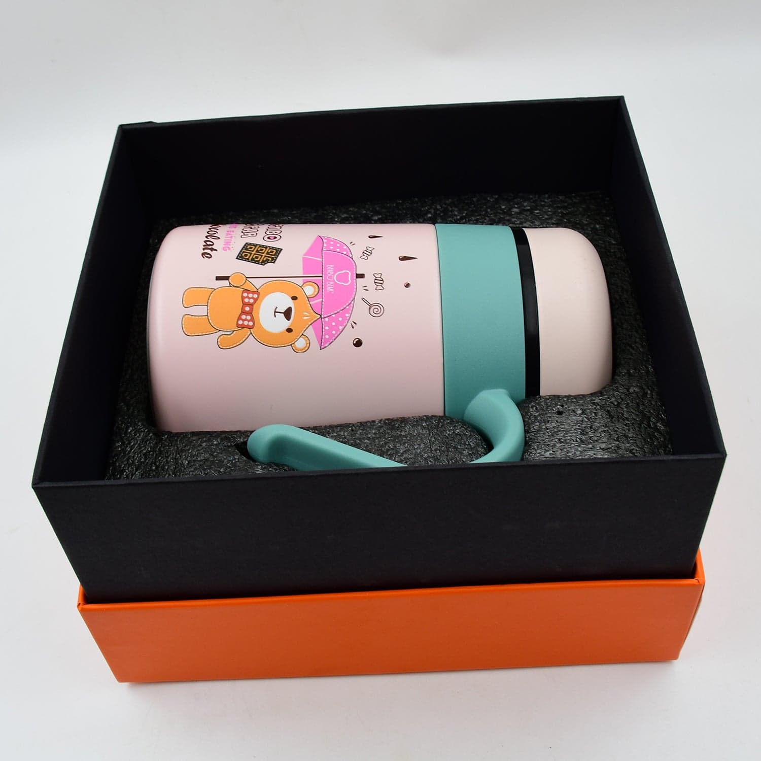 Smart Vacuum Insulated Water Bottle with LED Temperature Display & Gift Color Box (600 ML Approx) thumbnail 5