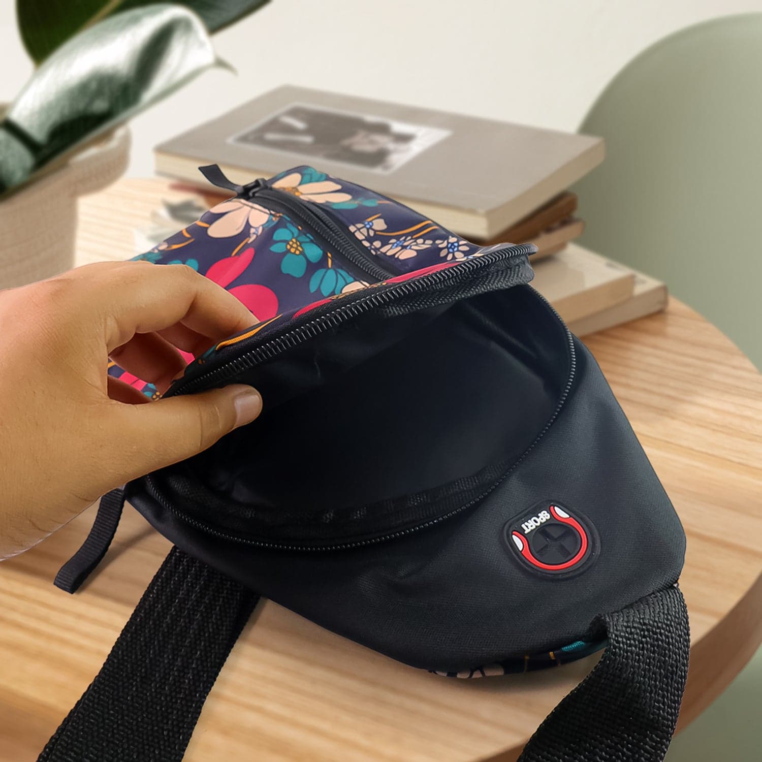 Waterproof Waist Bag, Shoulder Bags Usb Charging Earphone Hook Sling Travel Bag (1 Pc / Mix Color) thumbnail 6