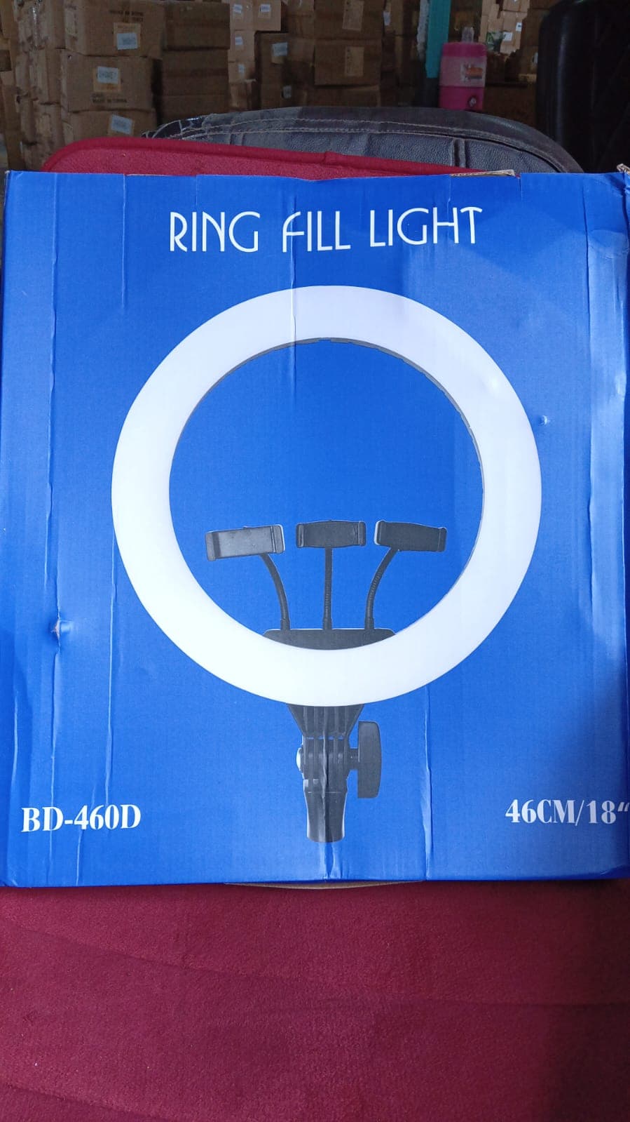 18 Inch LED Ring Light with 3 Colour Modes & 3 Mobile Holders, Remote Control (1 Set) thumbnail 7
