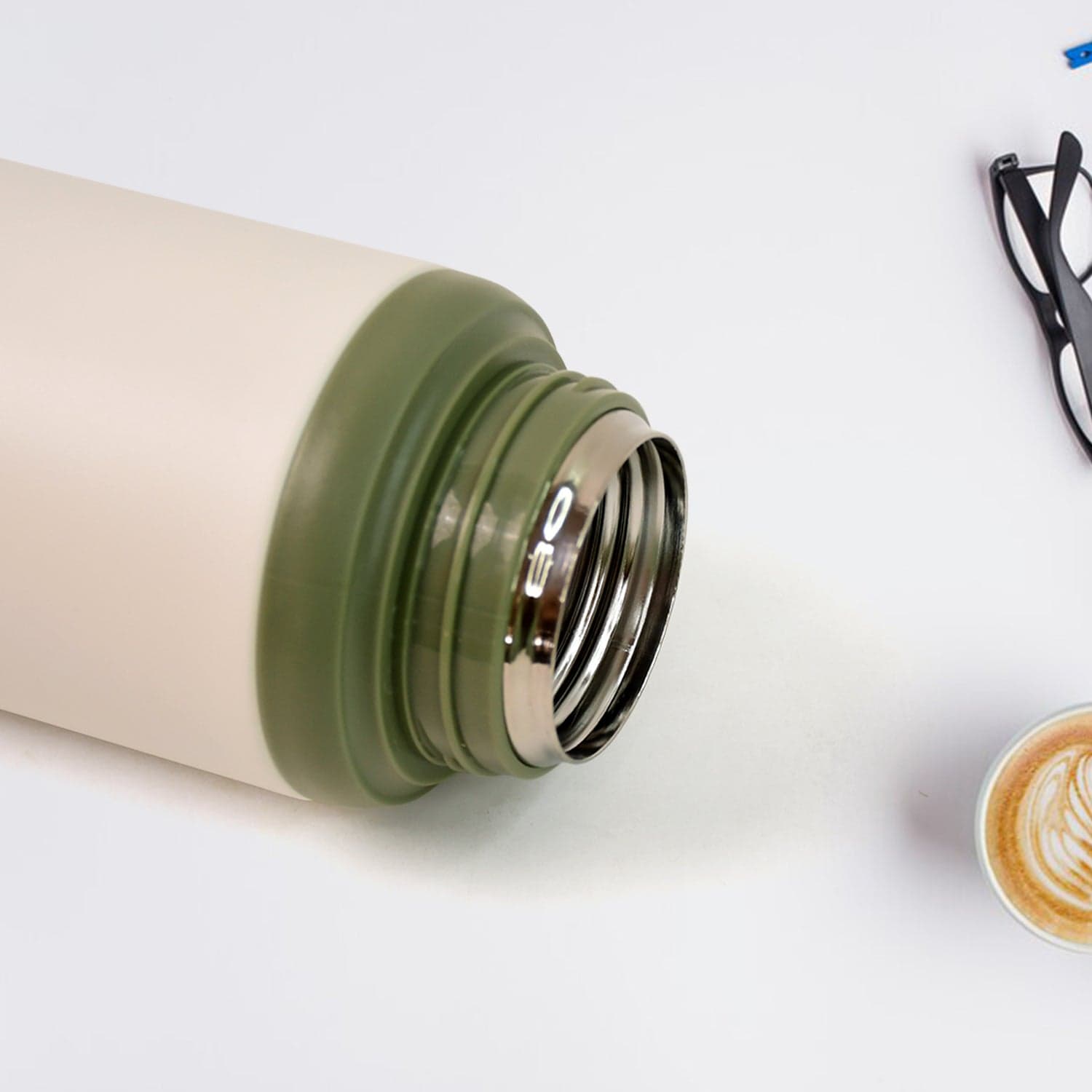 Stainless Steel Mug / Bottle Vacuum Insulated Cup With Handle, Small Cup & Straw (650 ML) thumbnail 3
