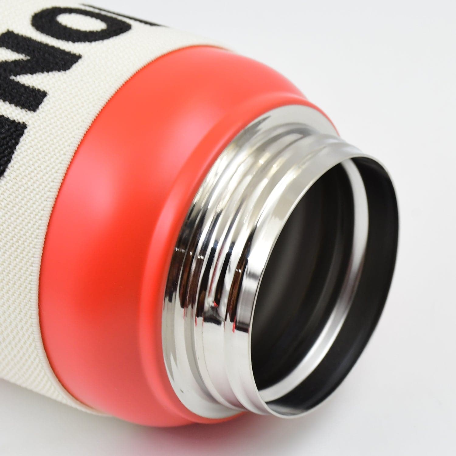 Stainless Steel Mug / Bottle Vacuum Insulated Cup With Handle & Rubber Grip (550 ML) thumbnail 3