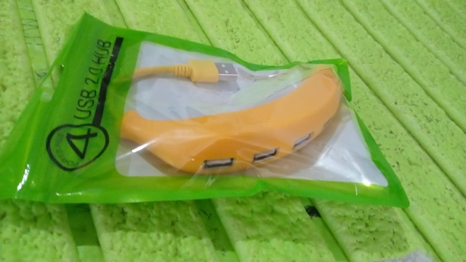 Banana Shape USB Hub, 2.0 Hub USB Splitter, 4-Port USB Hub (1 Pc) thumbnail 7
