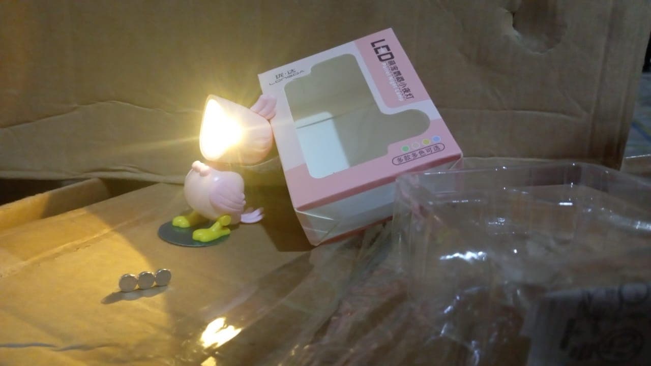 Magnetic Parrot Shape Night lamp (Battery Included / 1 Pc) thumbnail 7