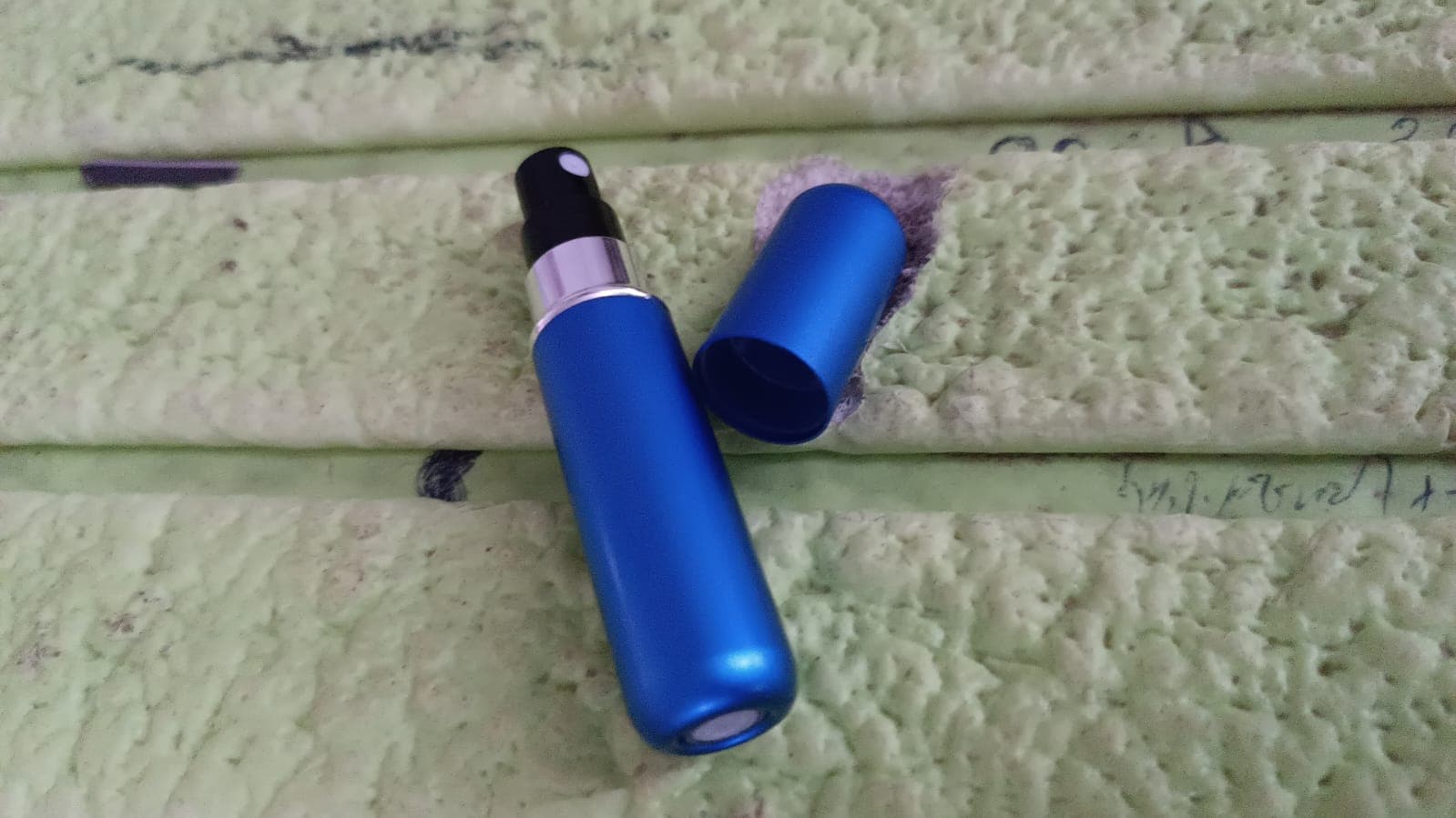 Mini Portable Perfume Empty Spray Bottle (1 Pc / Mix Color) thumbnail 9